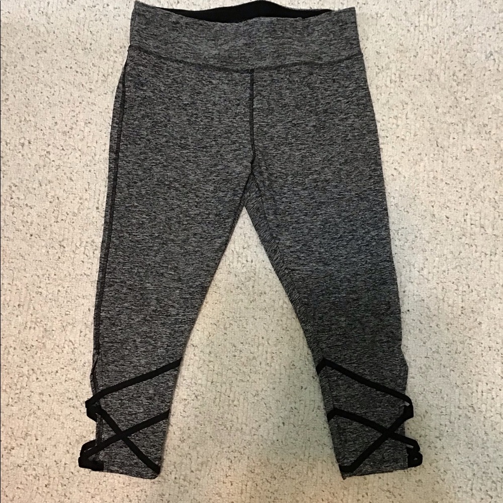 Athletic leggings, calf length